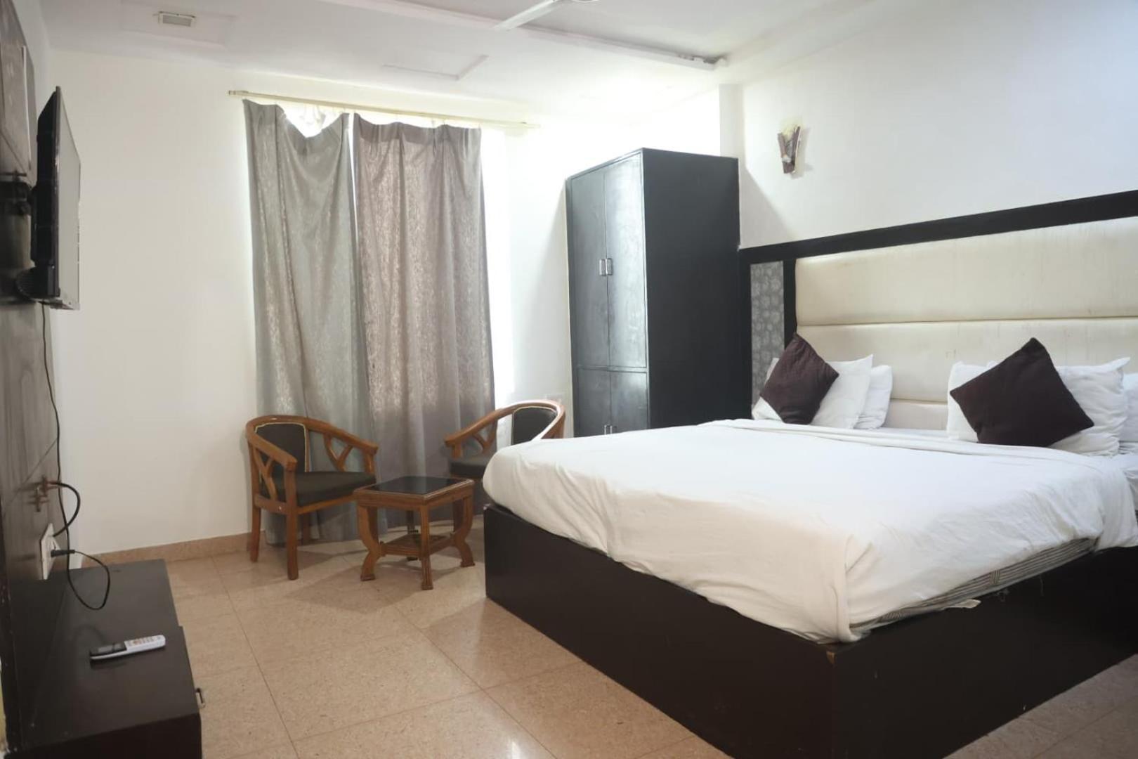 Hotel Grand Father آغْرا المظهر الخارجي الصورة