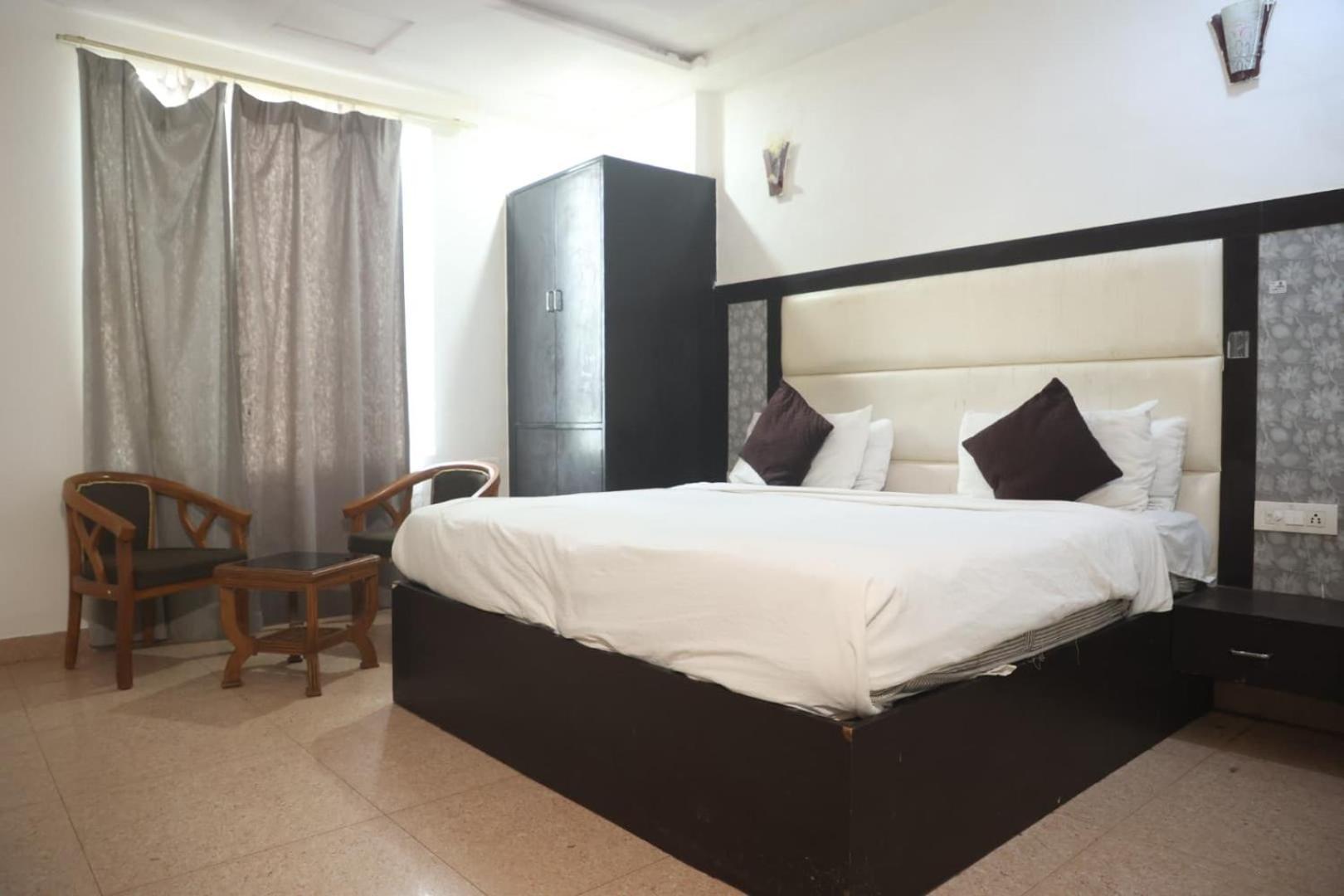 Hotel Grand Father آغْرا المظهر الخارجي الصورة