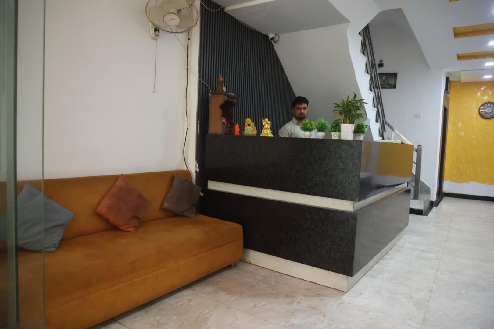 Hotel Grand Father آغْرا المظهر الخارجي الصورة